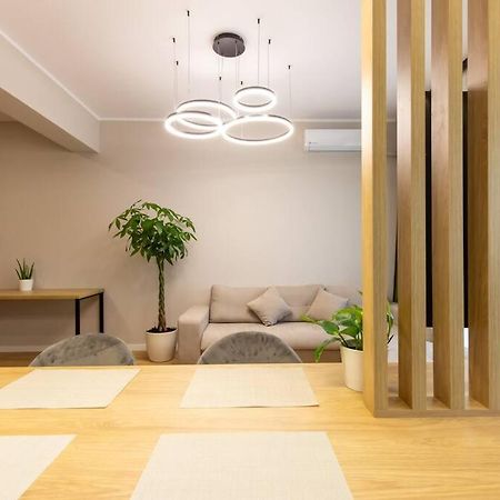 Elegant 2 Bedroom Retreat Bucharest Exterior photo
